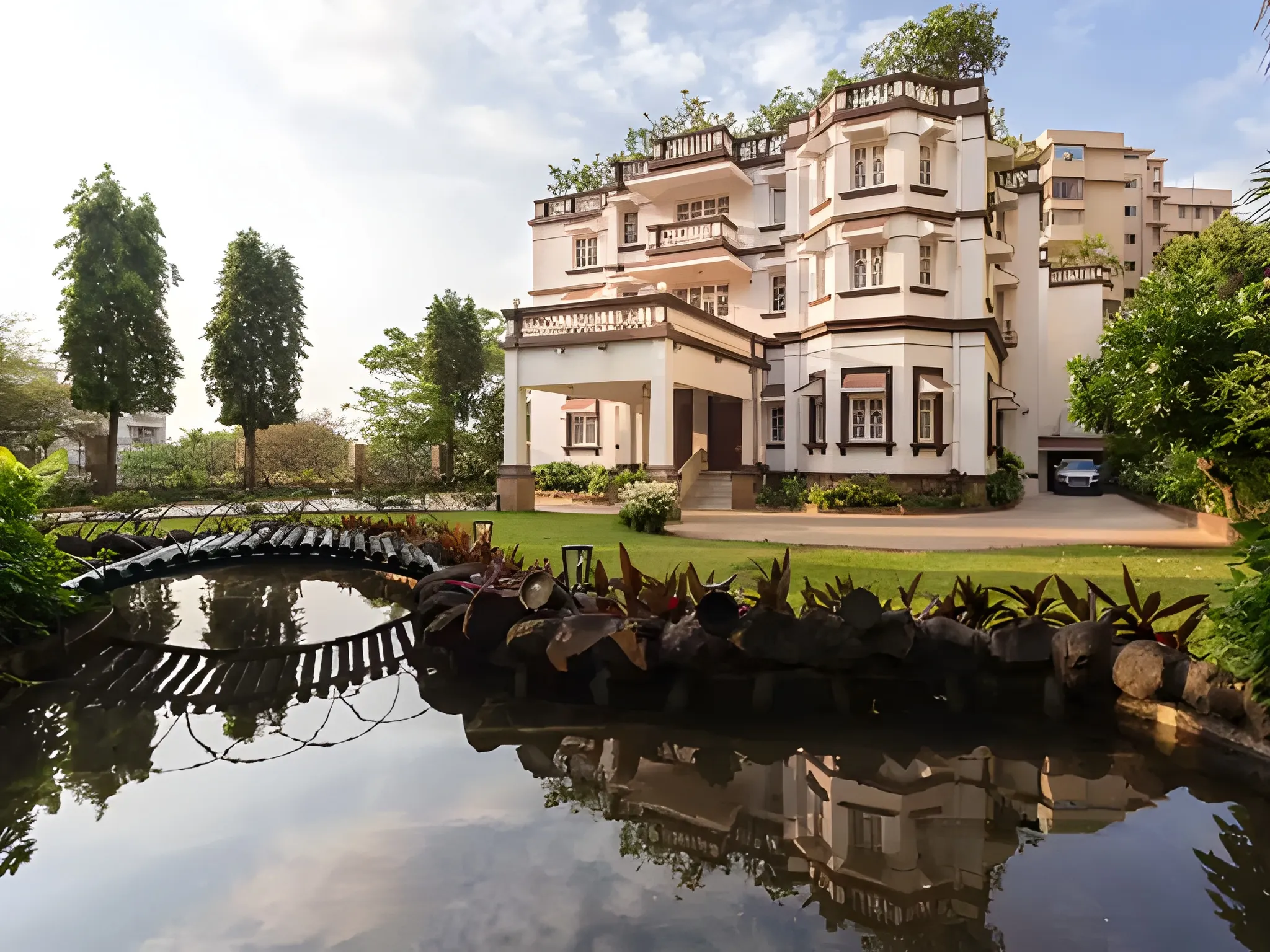 Kumar Mangalam Birla House Amenities