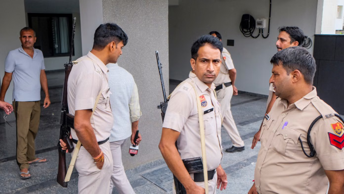 Who Was Behind the Elvish Yadav House Firing