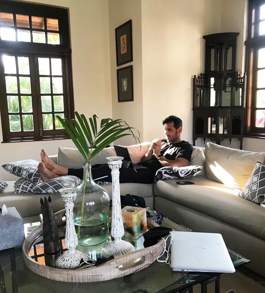 john abraham house inside