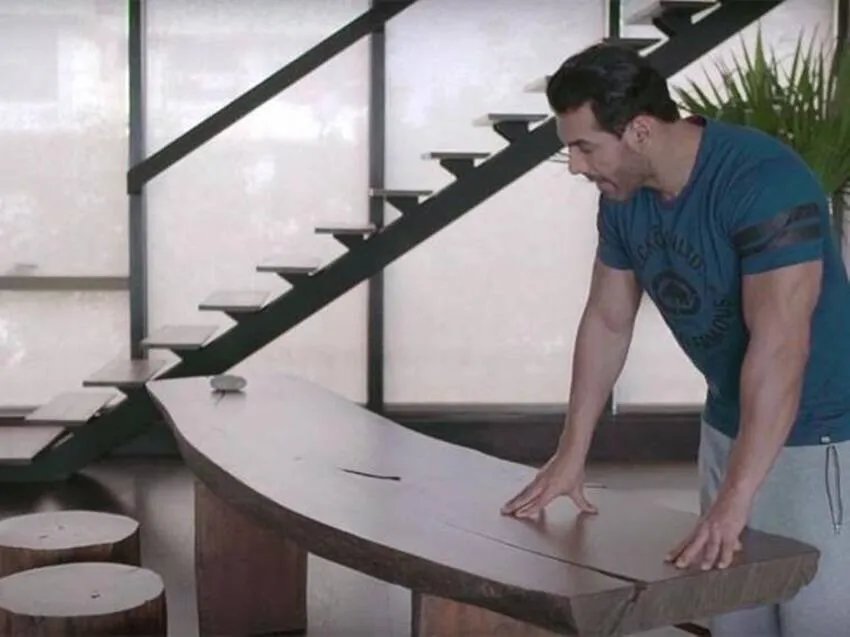 john abraham house mumbai
